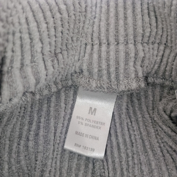 Ribbed Gray Knit Pants - Picture 3 of 4